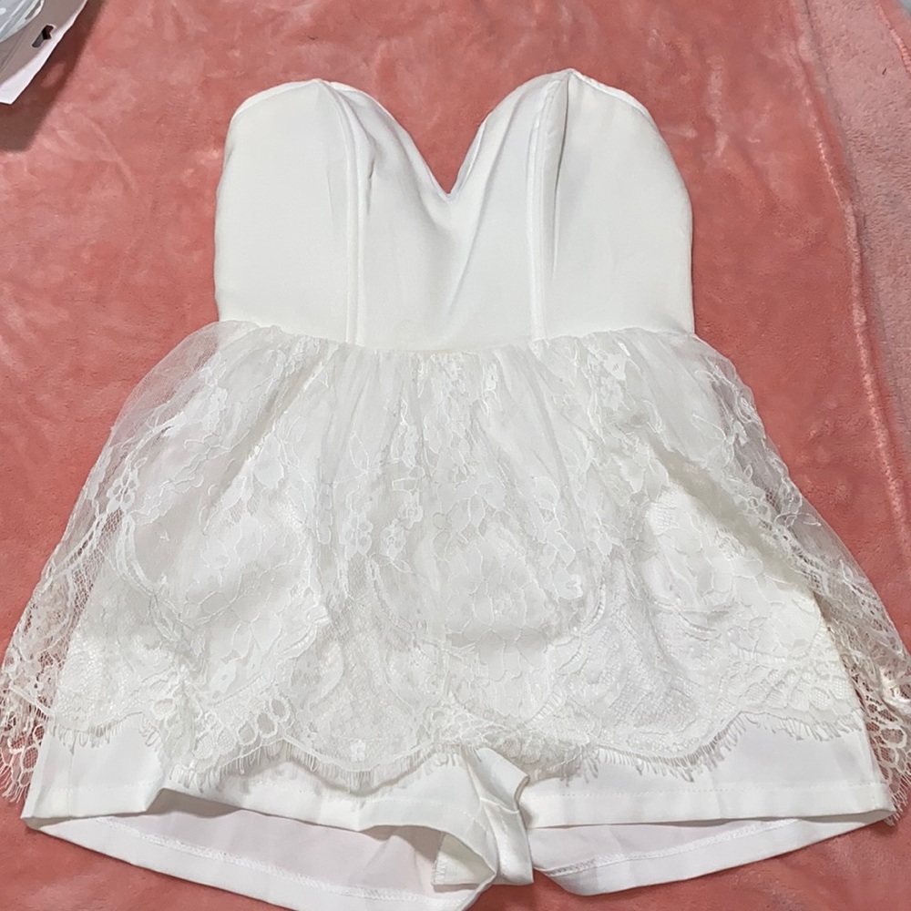 NWOT White Strapless Tobi Romper